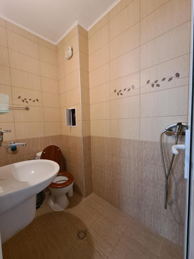 Homestay Guest Kostovi *