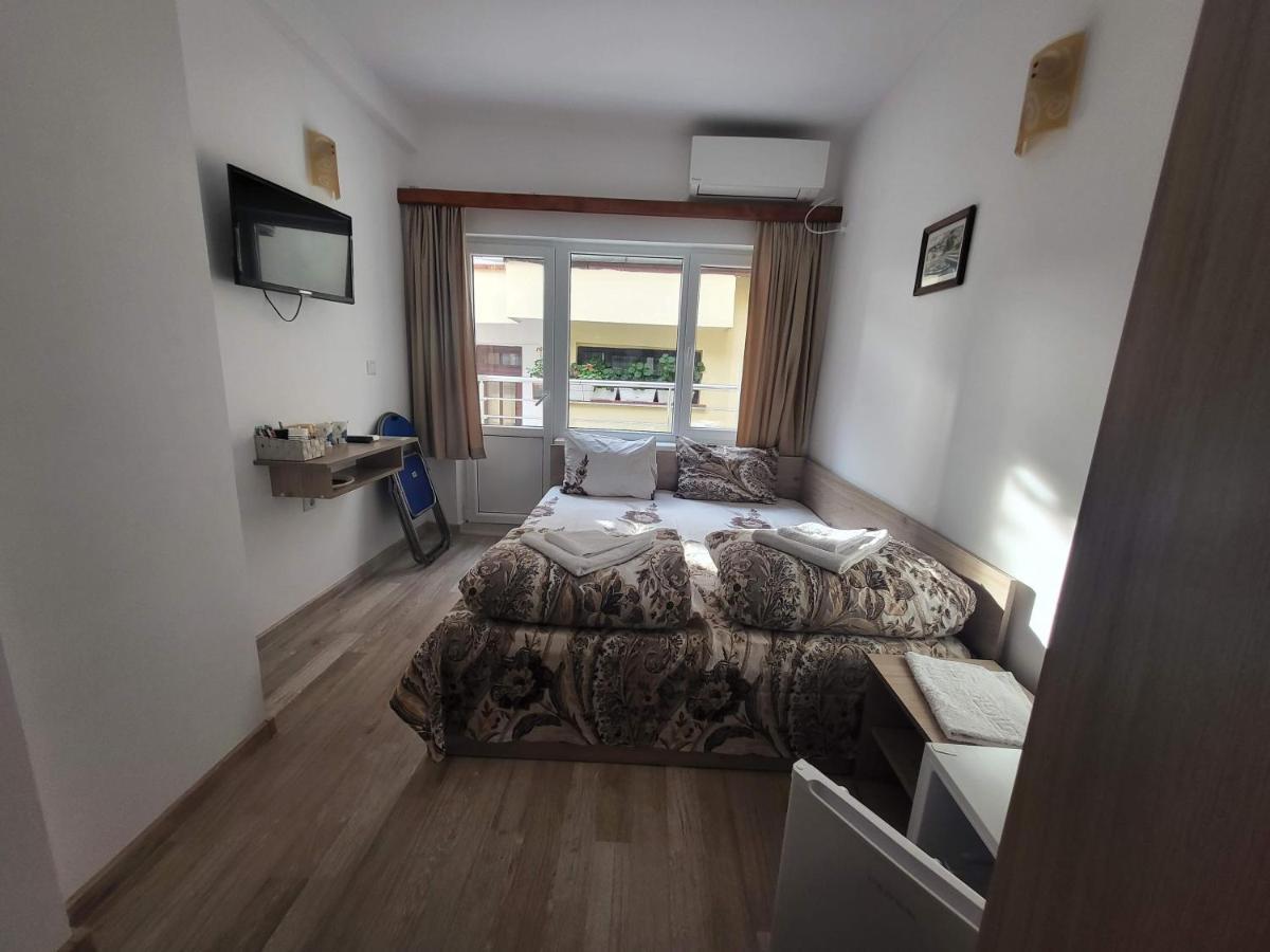 Guest Kostovi Homestay *