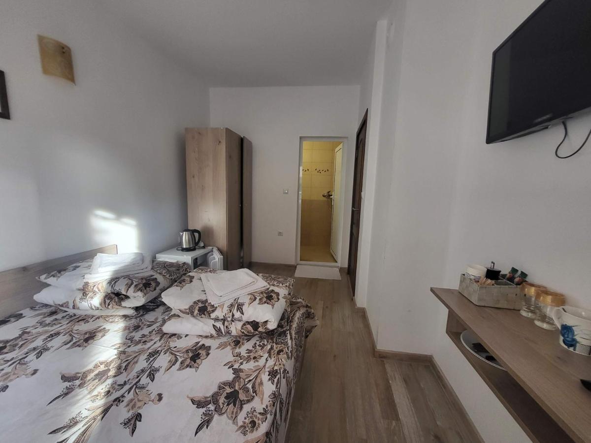 Guest Kostovi Homestay